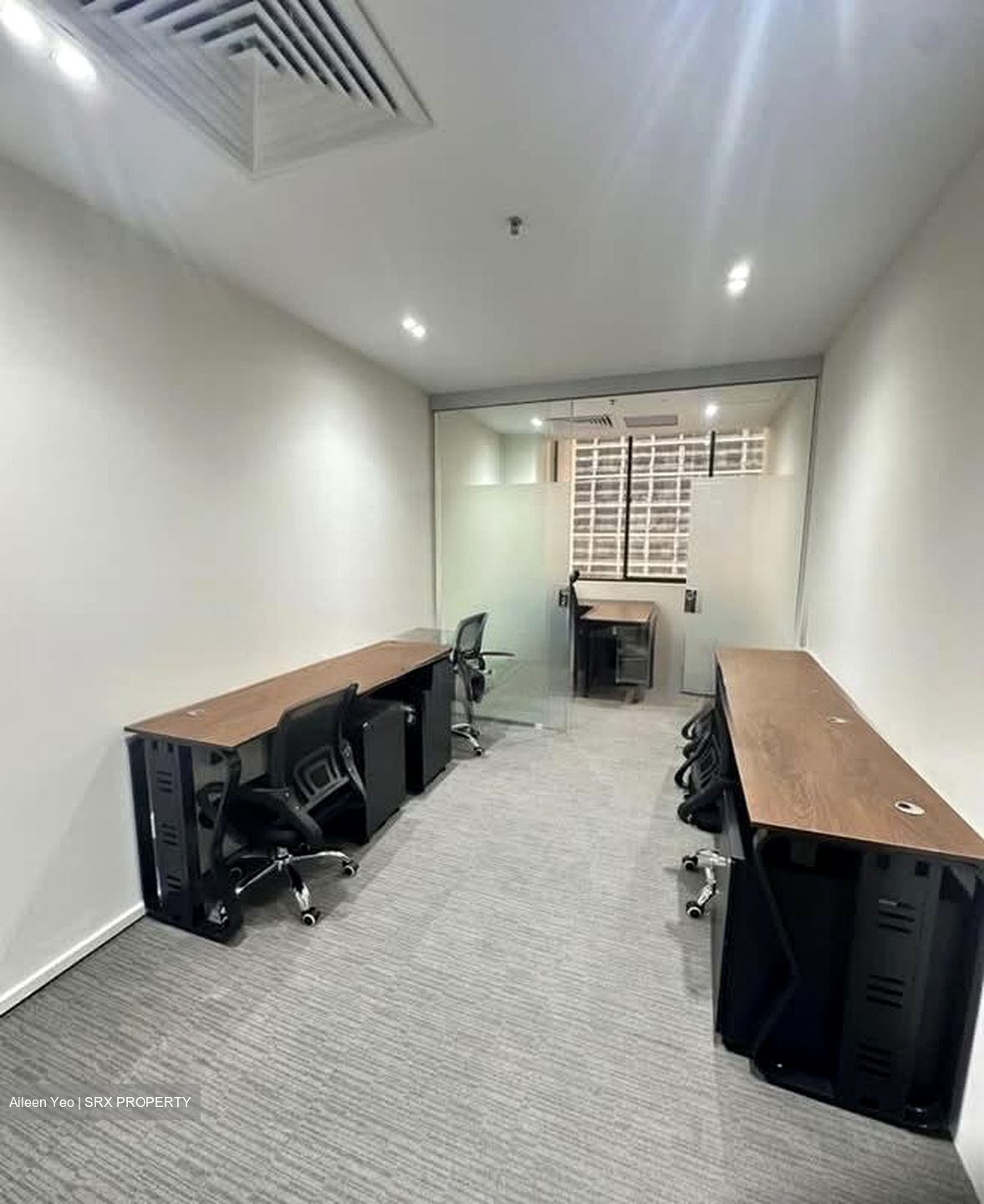 International Plaza (D2), Office #538680911